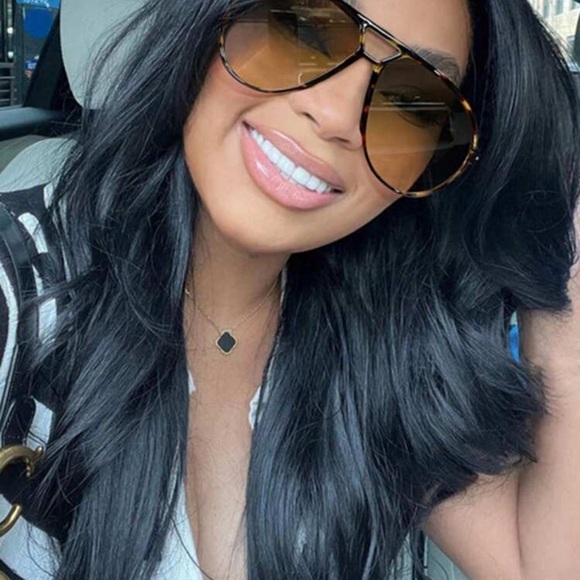 Accessories - Stylish Oversized Sunglasses